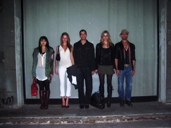 lifestyle/070424Walk.Around\120.jpg